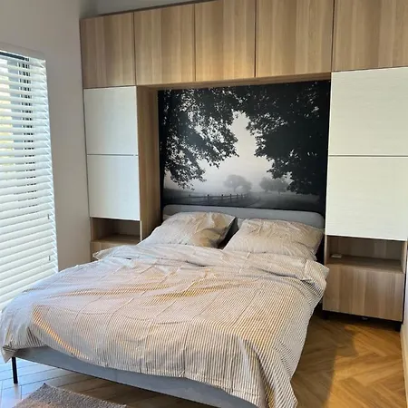 Apartment Targowa 18 *
